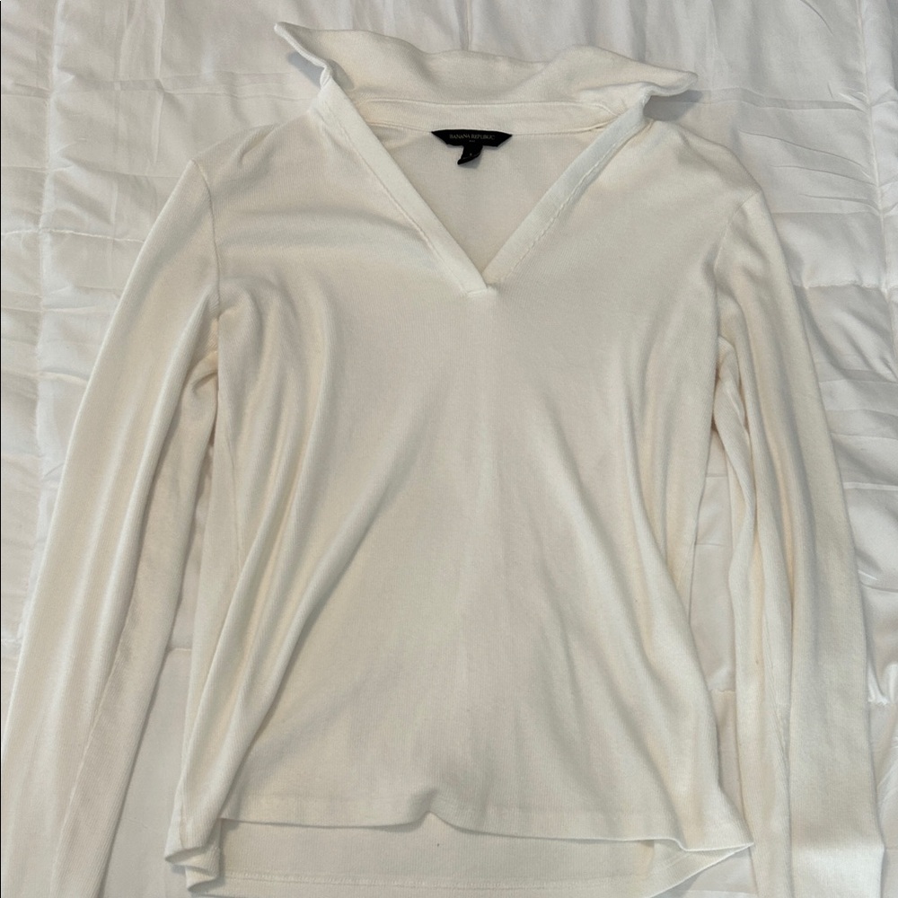 Banana Republic Cream Collared V-Neck Sweatshirt